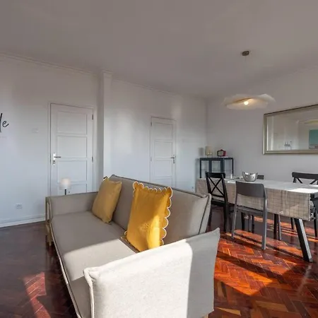 Casa Do Largo-vista Sobre *