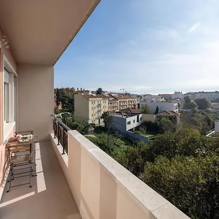 Casa Do Largo-vista Sobre Lisboa