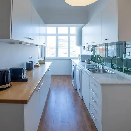 Casa Do Largo-vista Sobre * Lisboa