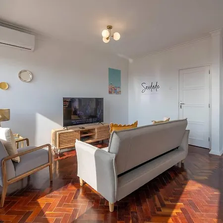 Casa Do Largo-vista Sobre Lisboa