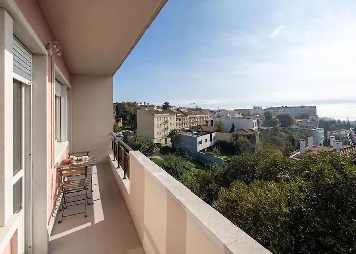 Casa Do Largo-vista Sobre Lisboa